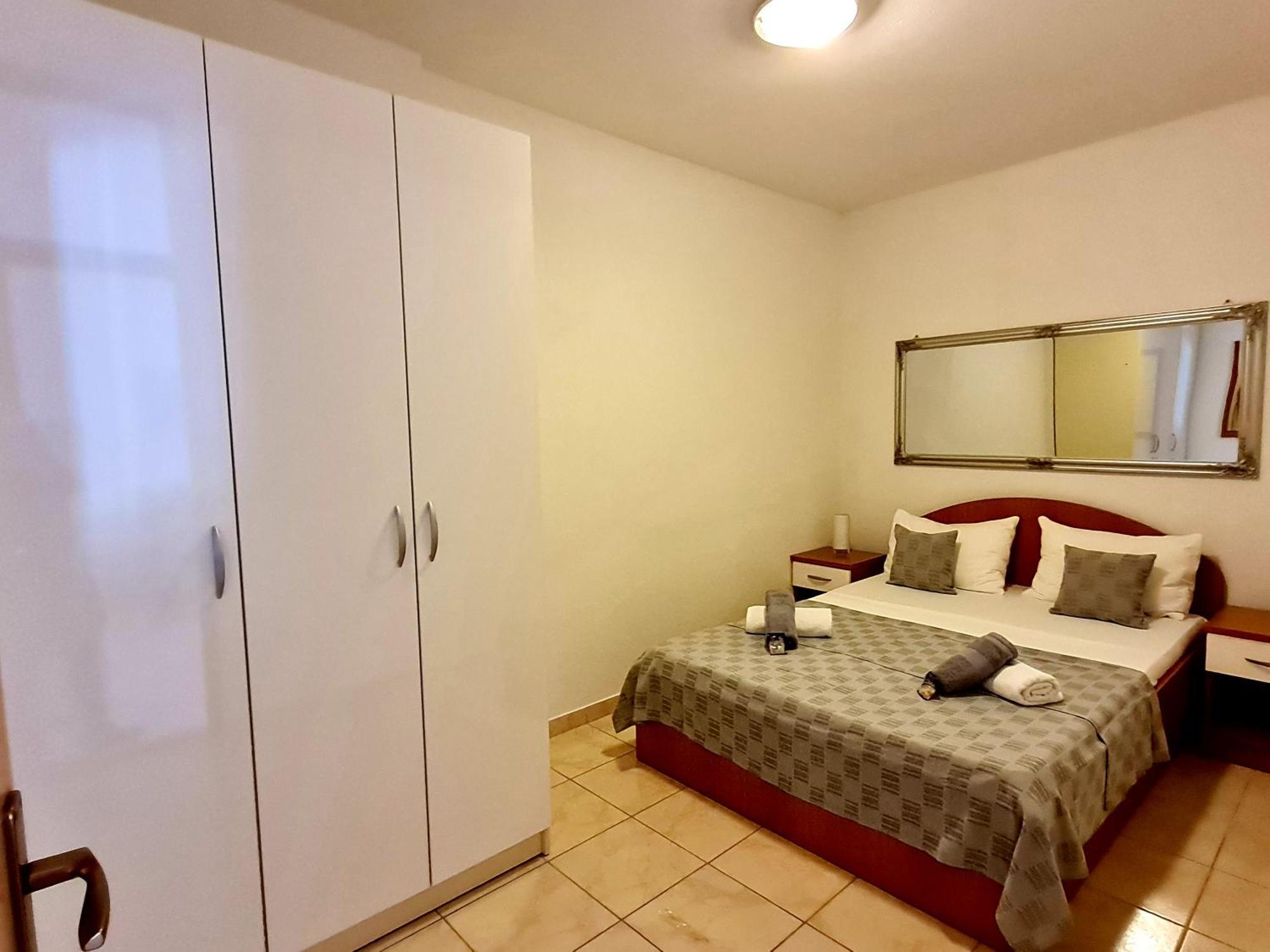 Vila Maslina Apartments Mit Pool Und Garten Nahe Am Strand Tučepi Værelse billede