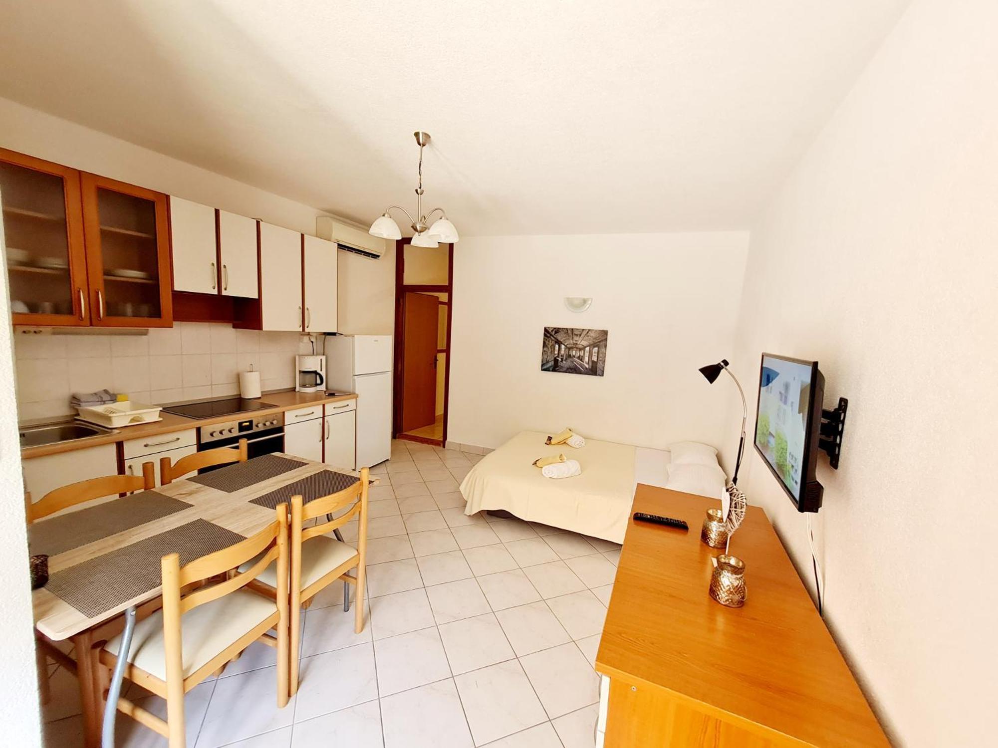 Vila Maslina Apartments Mit Pool Und Garten Nahe Am Strand Tučepi Værelse billede